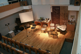 Ipotesti, Amfiteatrul interior